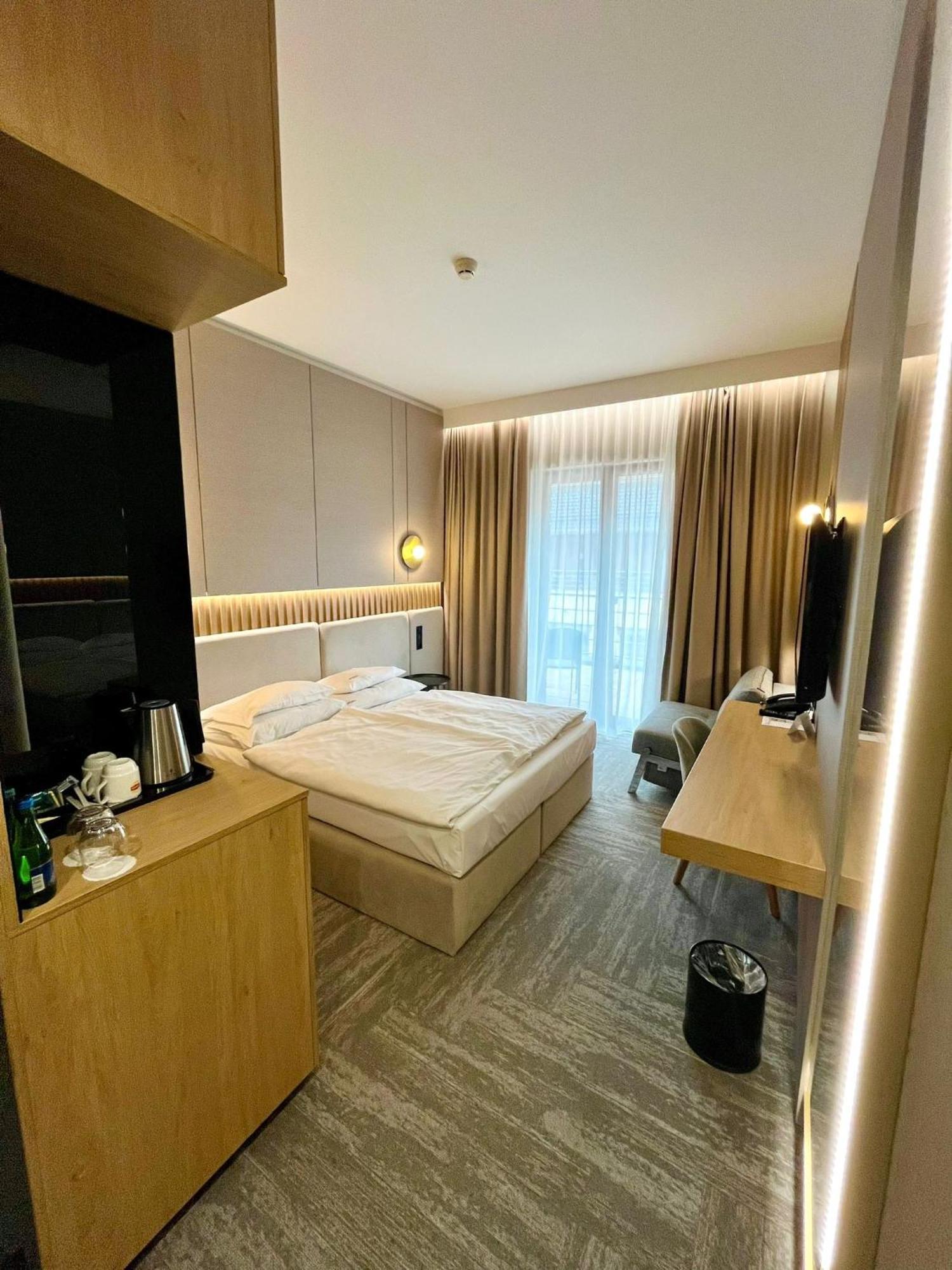 Hotel Arkas โปรชคอฟ ภายนอก รูปภาพ