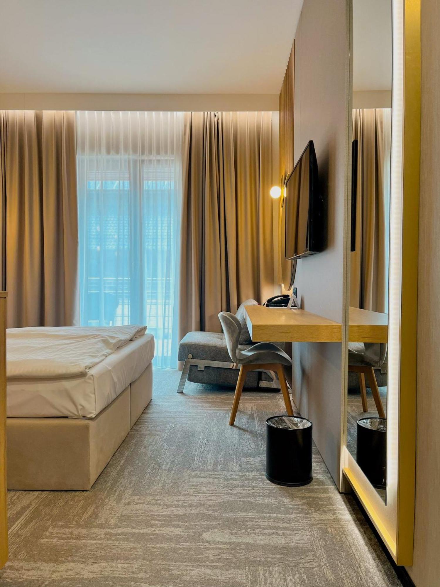 Hotel Arkas โปรชคอฟ ภายนอก รูปภาพ