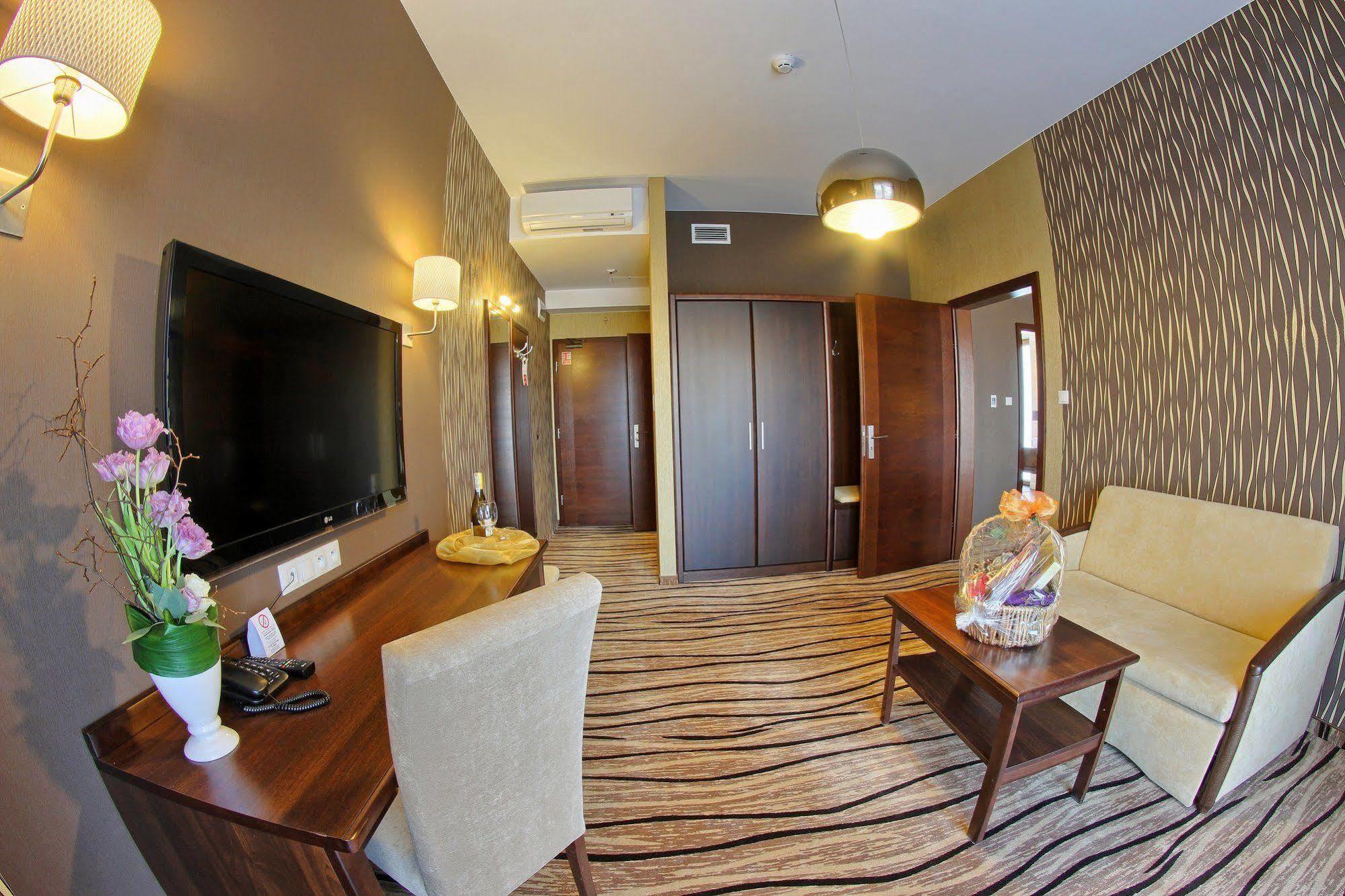Hotel Arkas โปรชคอฟ ภายนอก รูปภาพ