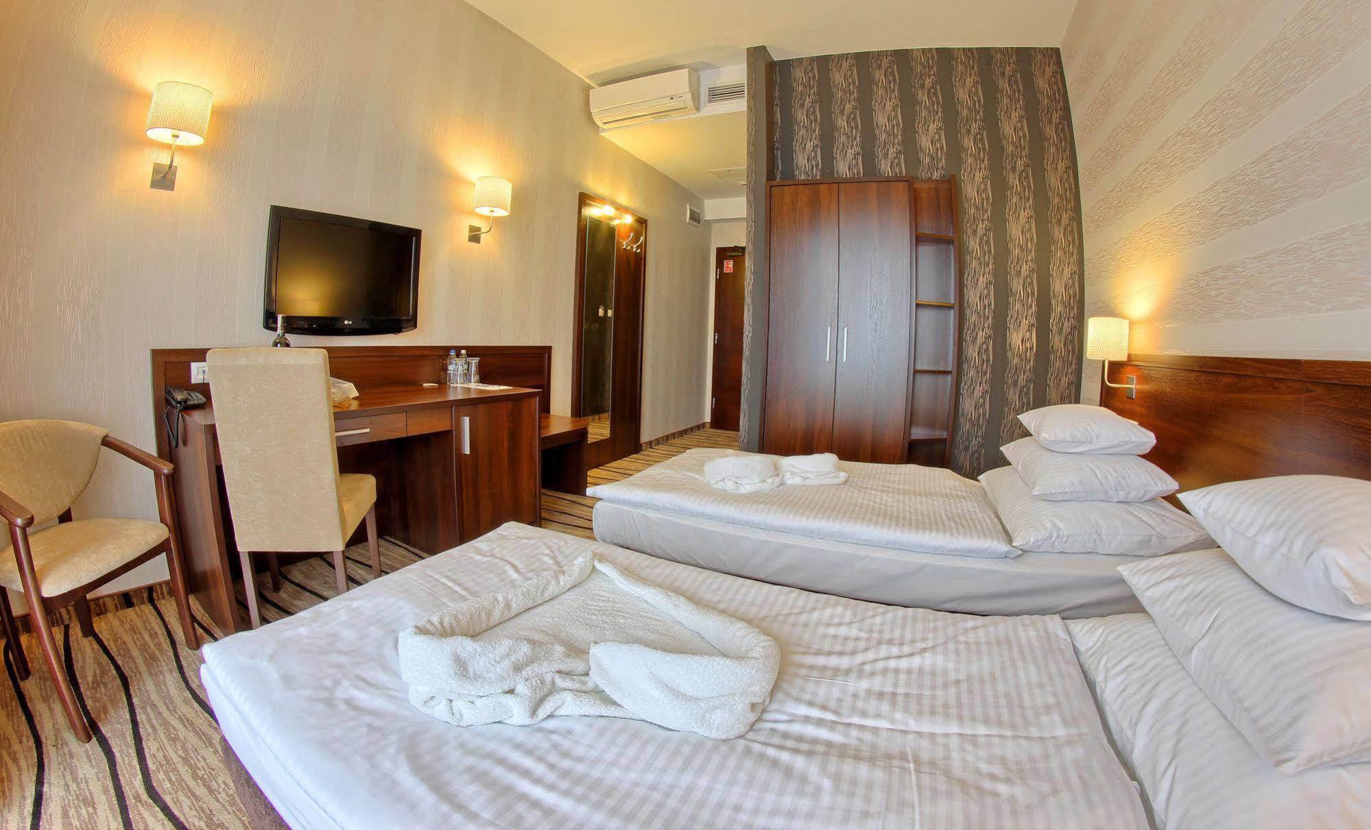 Hotel Arkas โปรชคอฟ ภายนอก รูปภาพ